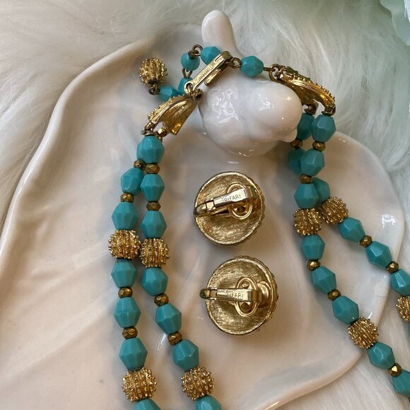 TRIFARI FAUX TURQUOISE BEADED CLIP EARRINGS & MULTI-STRAND NECKLACE - Picture 9 of 11